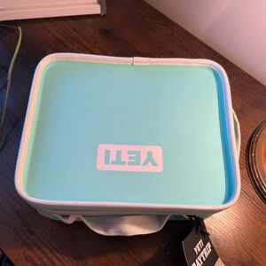 YETI daytrip lunchbox aquifer green (seafoam alt)